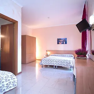 https://hotel-villa-flora.hotelitalianriviera.com