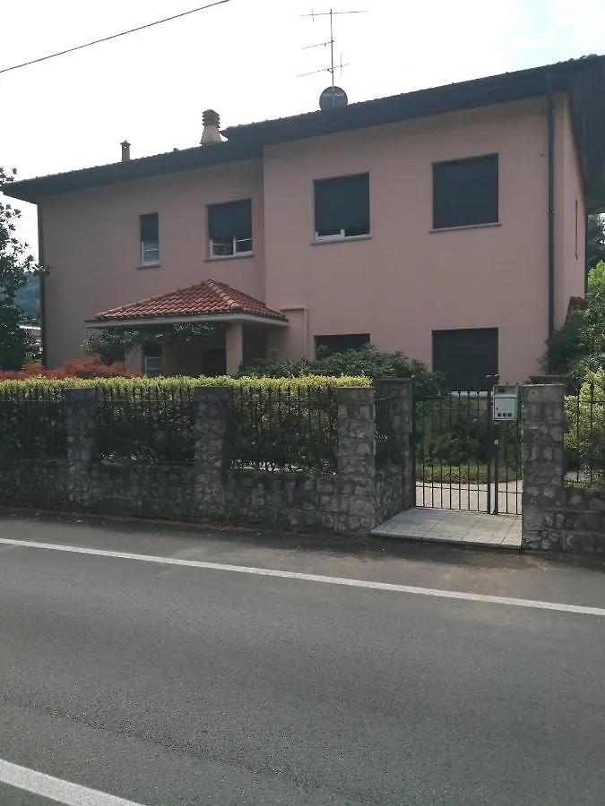 B&B 3 Tigli Maslianico Bed & Breakfast